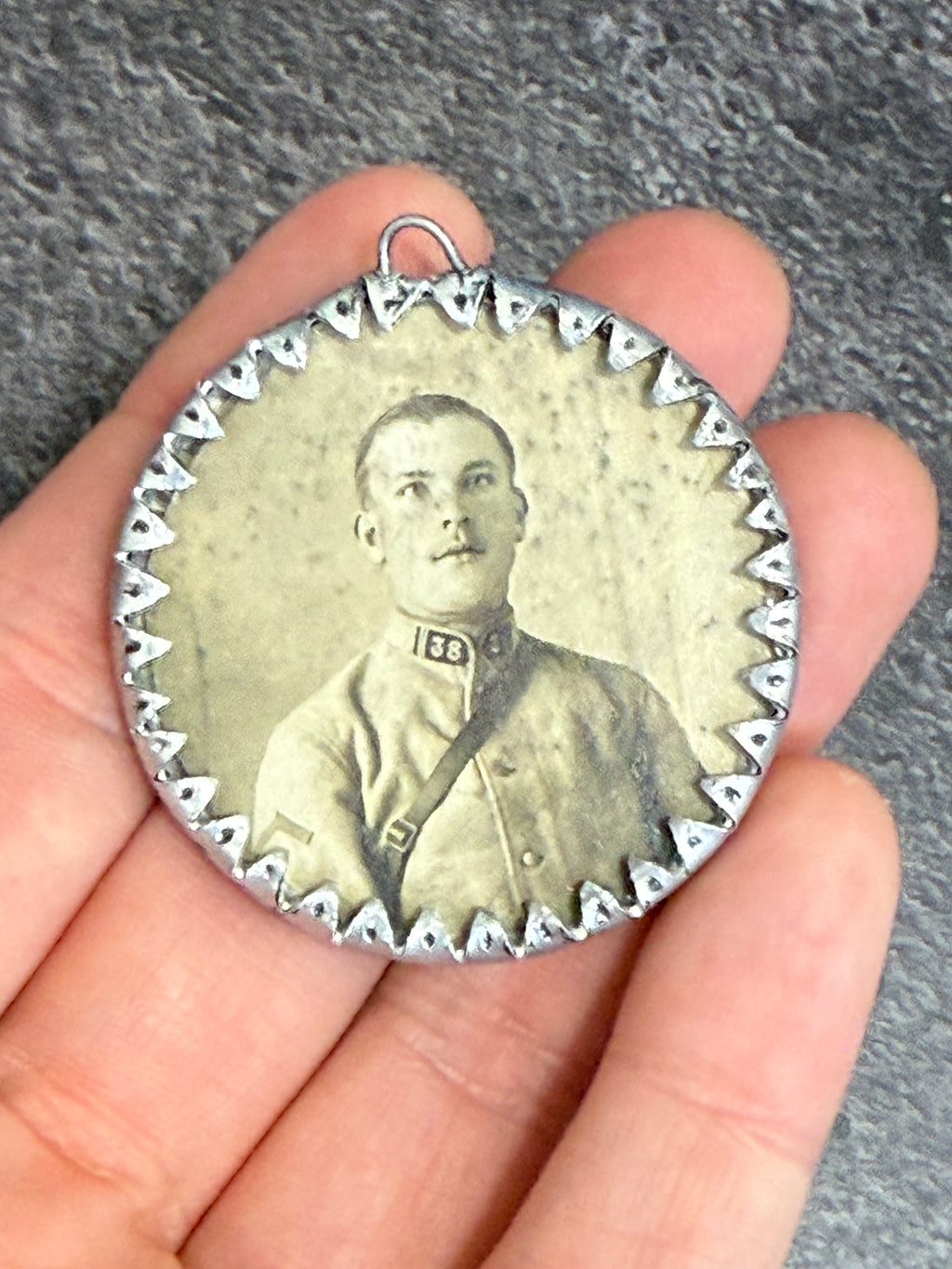 WWI French Soldier Portrait Aluminum Trench Art Pendant – "Souvenir de l'Armée d'Orient"