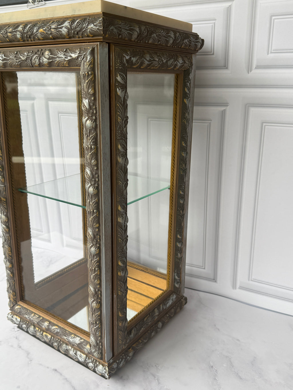 Vintage Ornate Glass Curio Cabinet with Marble Top & Mirrored Base – 20”