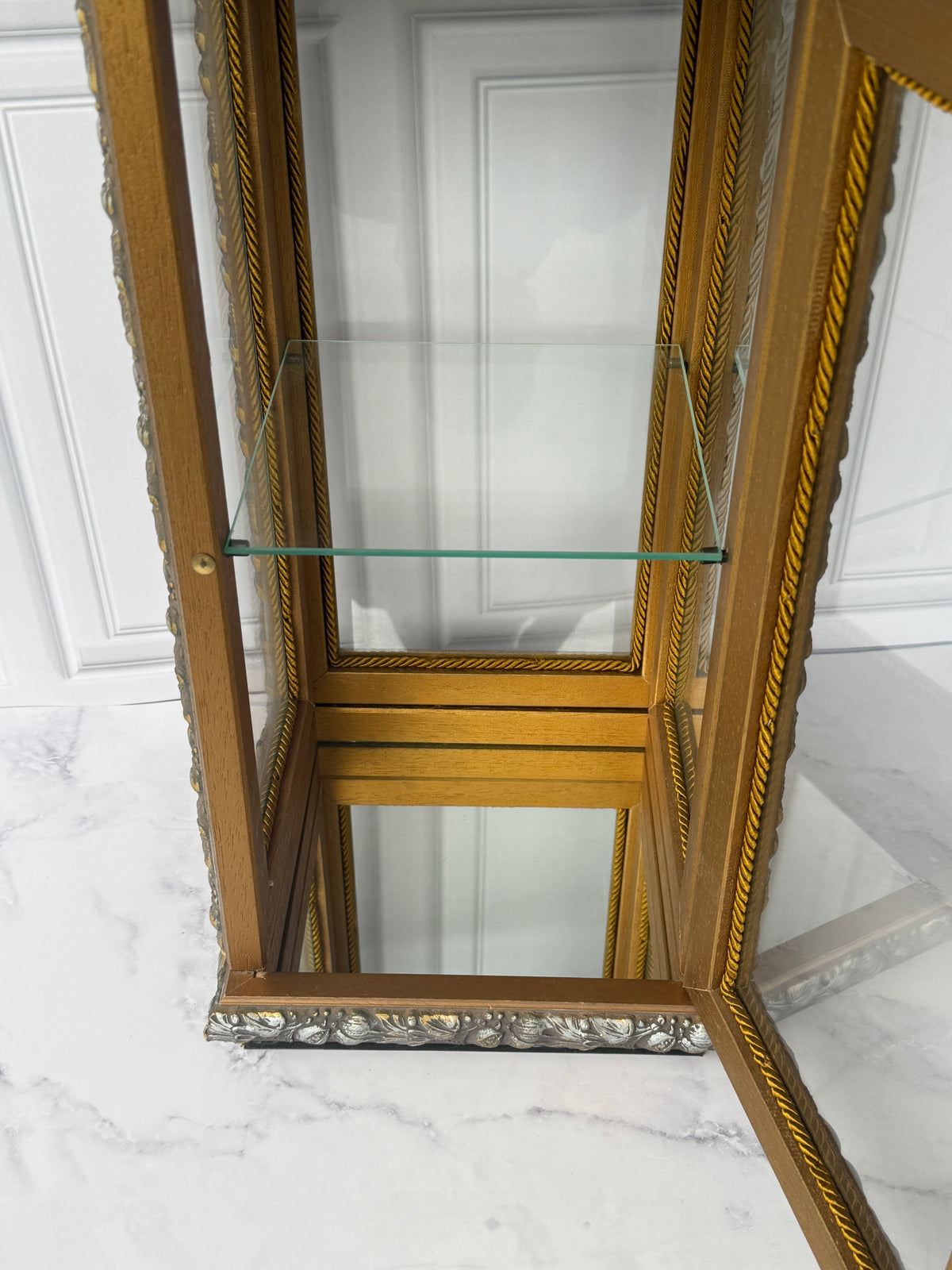 Vintage Ornate Glass Curio Cabinet with Marble Top & Mirrored Base – 20”