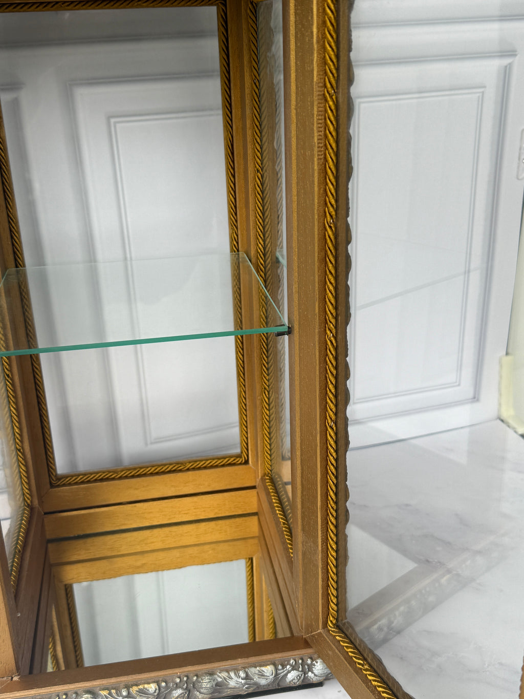 Vintage Ornate Glass Curio Cabinet with Marble Top & Mirrored Base – 20”