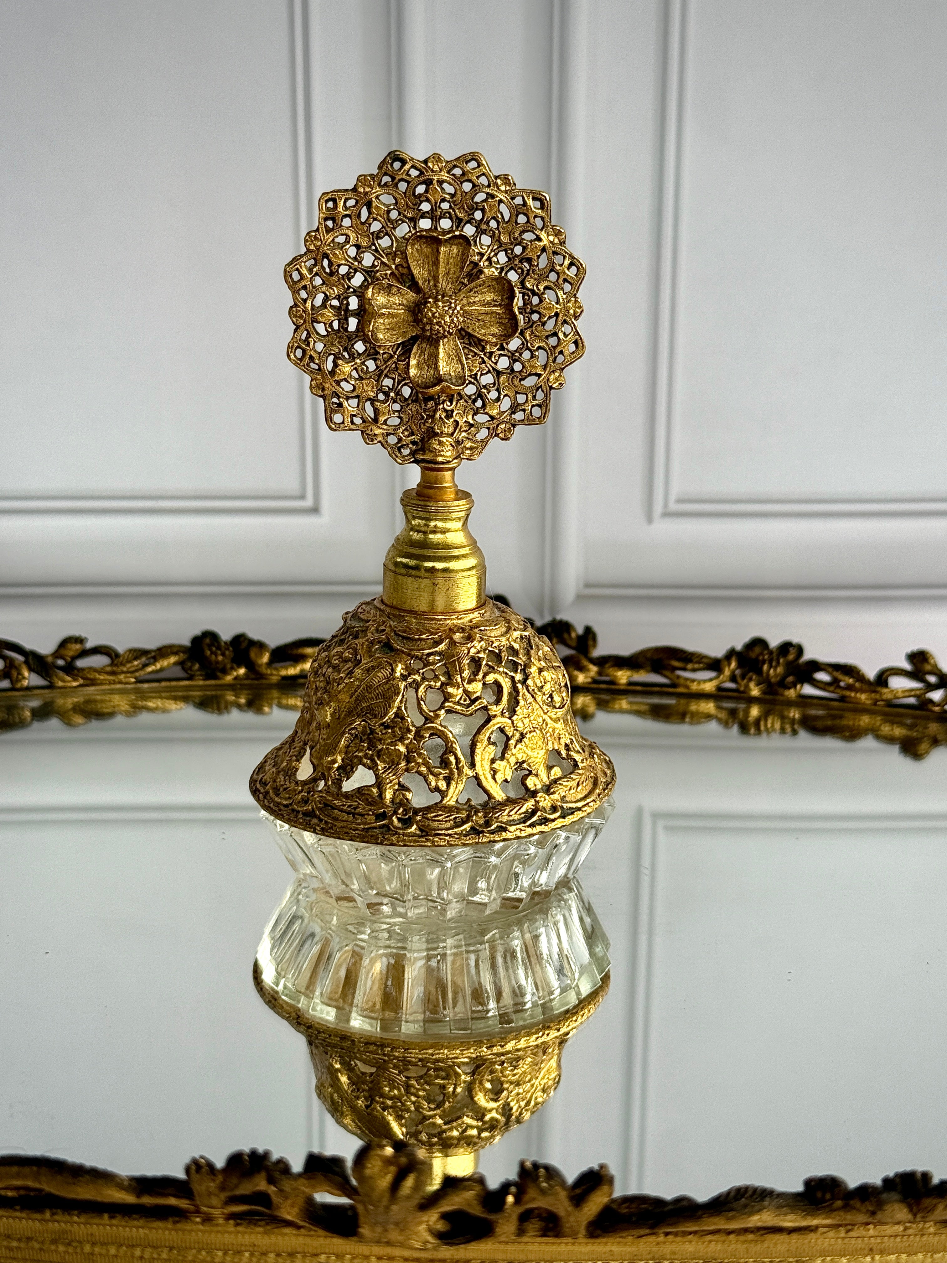 Vintage Gilt Filigree & Cut Glass Perfume Bottle – Ornate Floral Stopper