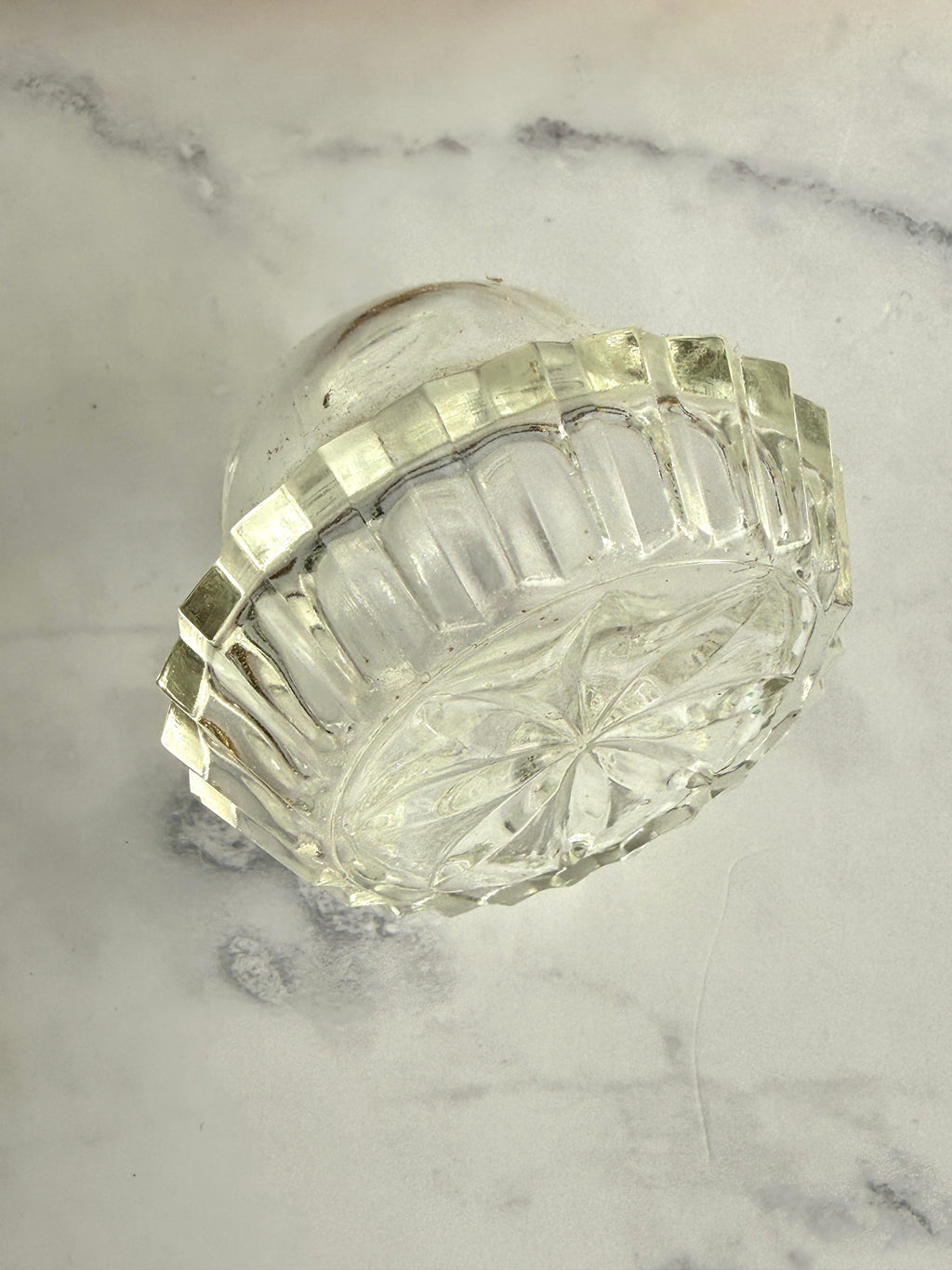 Vintage Gilt Filigree & Cut Glass Perfume Bottle – Ornate Floral Stopper