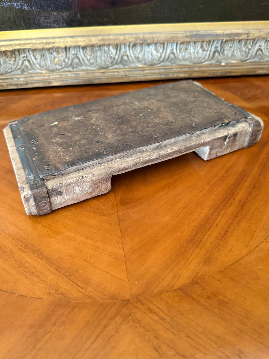 Vintage Brick Mold Top Riser