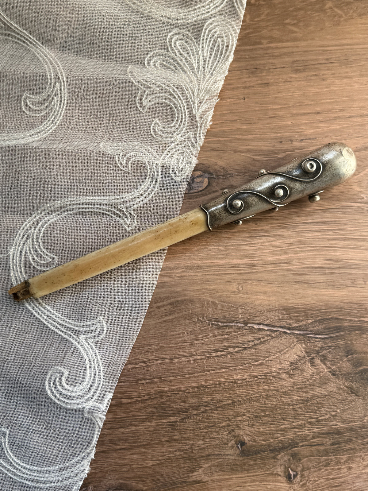 Antique Sterling Silver Parasol Handle with Pale Natural Shaft – C