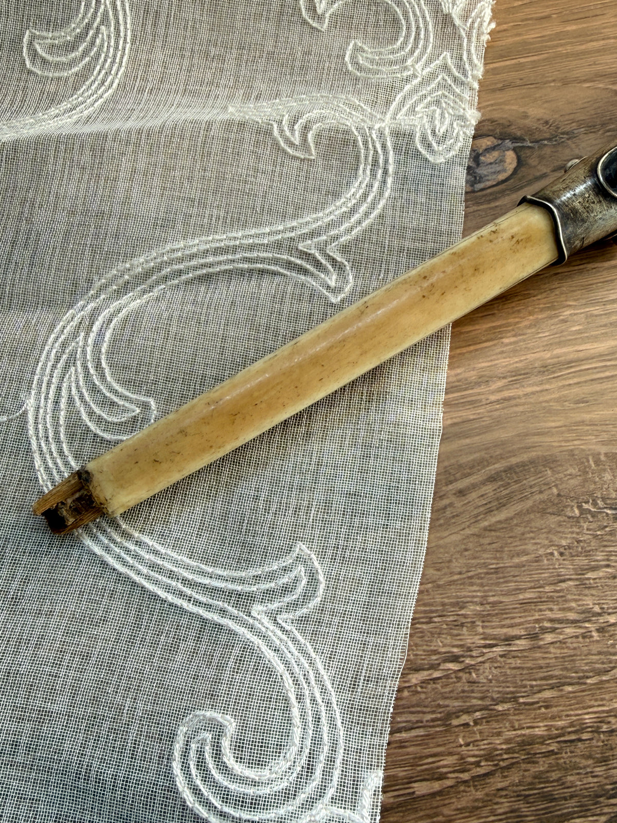 Antique Sterling Silver Parasol Handle with Pale Natural Shaft – C