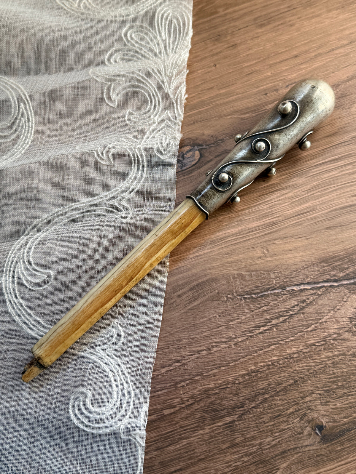 Antique Sterling Silver Parasol Handle with Pale Natural Shaft – C