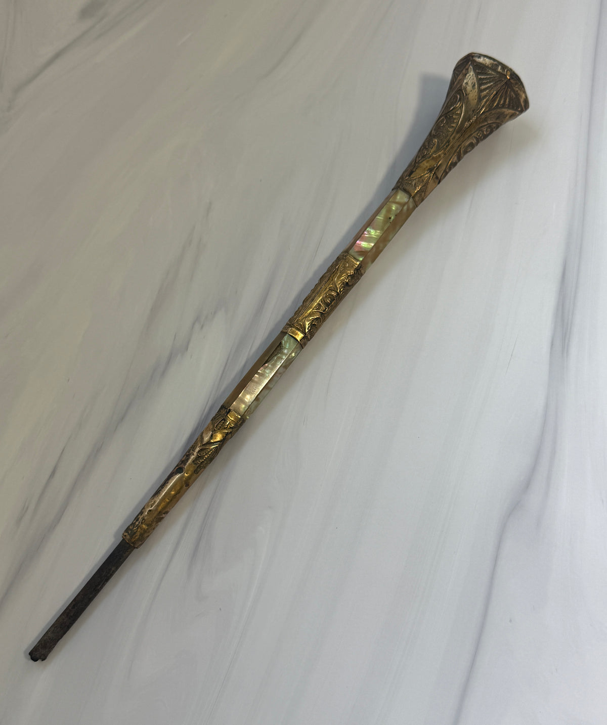 Antique Mother-of-Pearl & Ornate Gilt-Tone Parasol Handle – A1