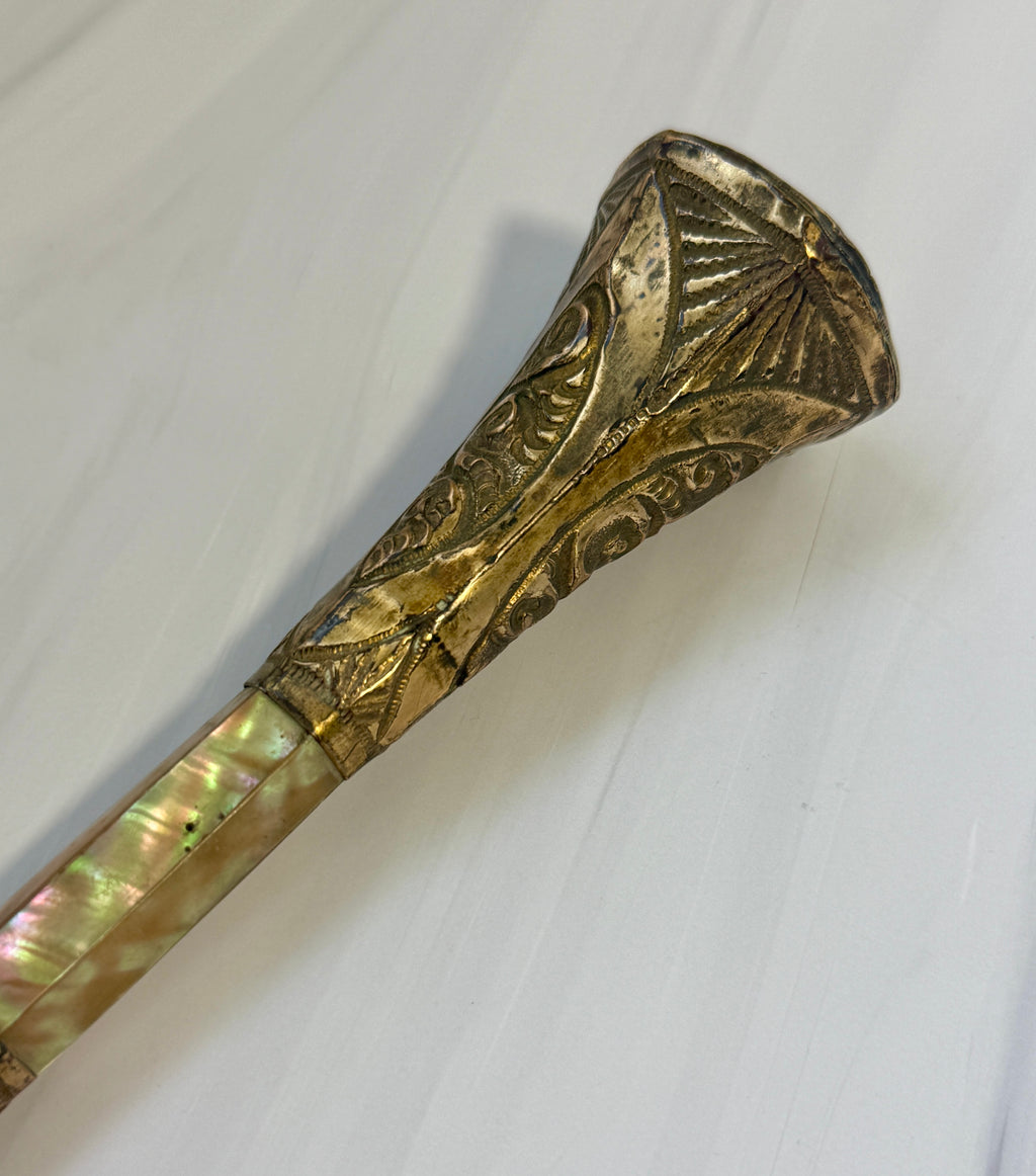 Antique Mother-of-Pearl & Ornate Gilt-Tone Parasol Handle – A1