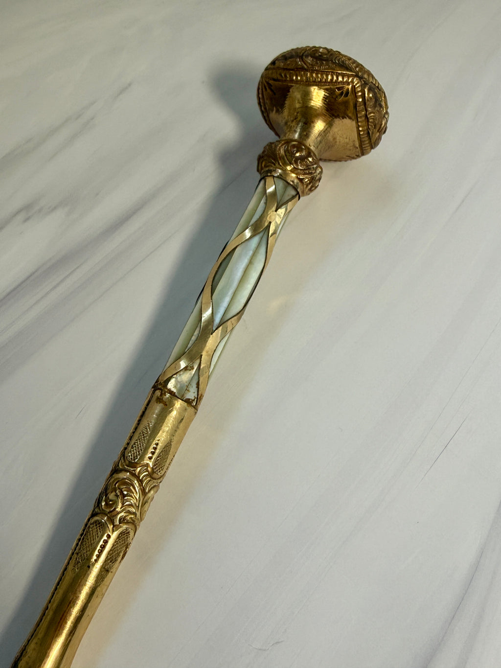 Antique Mother-of-Pearl Parasol Handle with Gilt-Tone Lattice Detail – A2